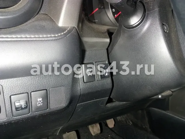 Toyota RAV 4 IV (CA40) 2.0 146 НР 2013 – 2015 фото